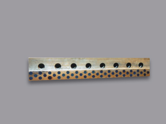 Aluminum-bronze “L” ruler with self-lubricating inserts.