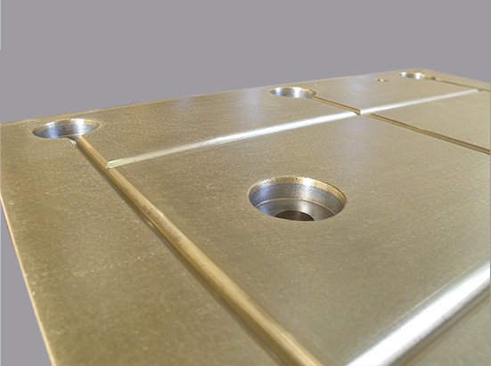 Wear plate for rolling mill (carbon steel/brass)
